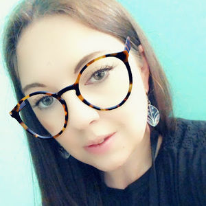 Meet your Posher, Jaqueline